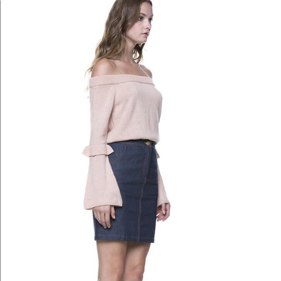 Daydream in denim skirt - Picture 3 of 4